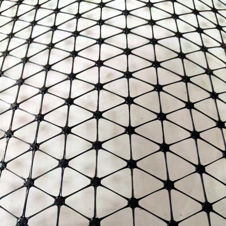 طبقة أساسية لتثبيت شبكة جيوجريد ثلاثية المحاور من البولي بروبيلين الأسود