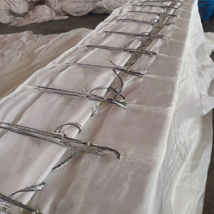 الخرسانة المشكلة بالنسيج