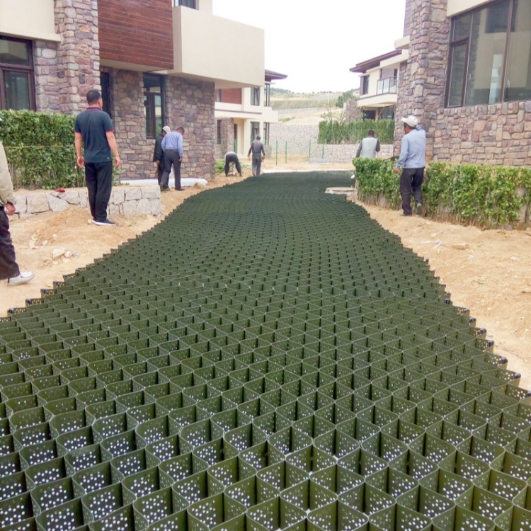 Driveway gravel grid