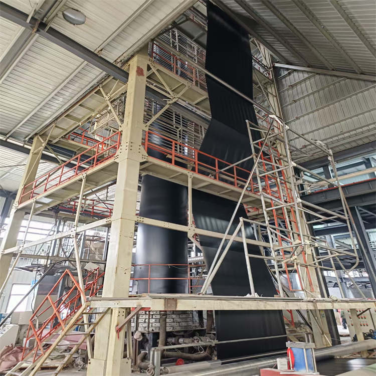 غشاء أرضي من البولي إيثيلين عالي الكثافة