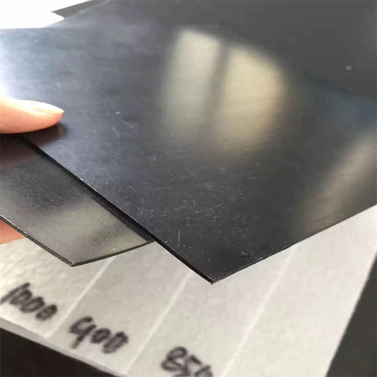 غشاء أرضي من البولي إيثيلين عالي الكثافة