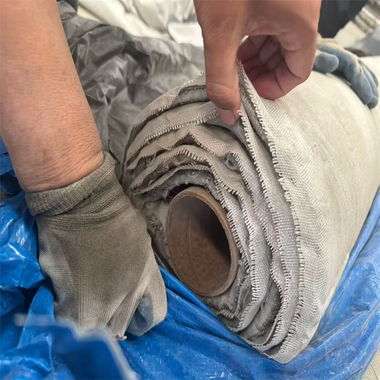 Manta de cemento utilizada en zanja